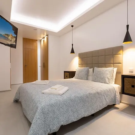 Correeira Luxury Residence T2 B - Albufeira, Pools, Wifi, Bbq, Beach شقة *