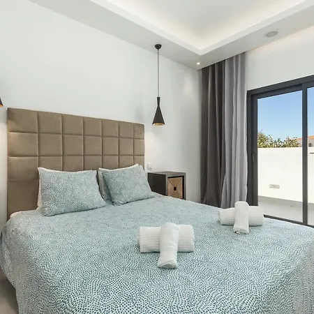 Correeira Luxury Residence T2 B - Albufeira, Pools, Wifi, Bbq, Beach شقة