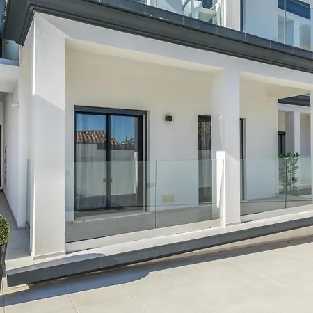 Correeira Luxury Residence T2 B - Albufeira, Pools, Wifi, Bbq, Beach Apartment *