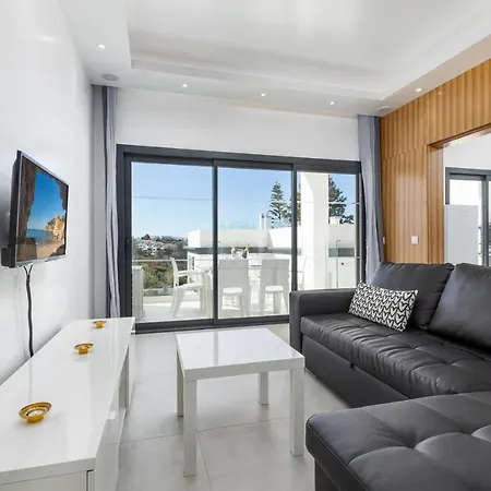 Correeira Luxury Residence T2 B - Albufeira, Pools, Wifi, Bbq, Beach Apartment