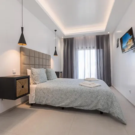 Correeira Luxury Residence T2 B - Albufeira, Pools, Wifi, Bbq, Beach Apartment
